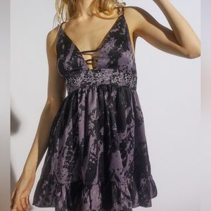 URBAN OUTFITTERS Naomi Strappy Mini